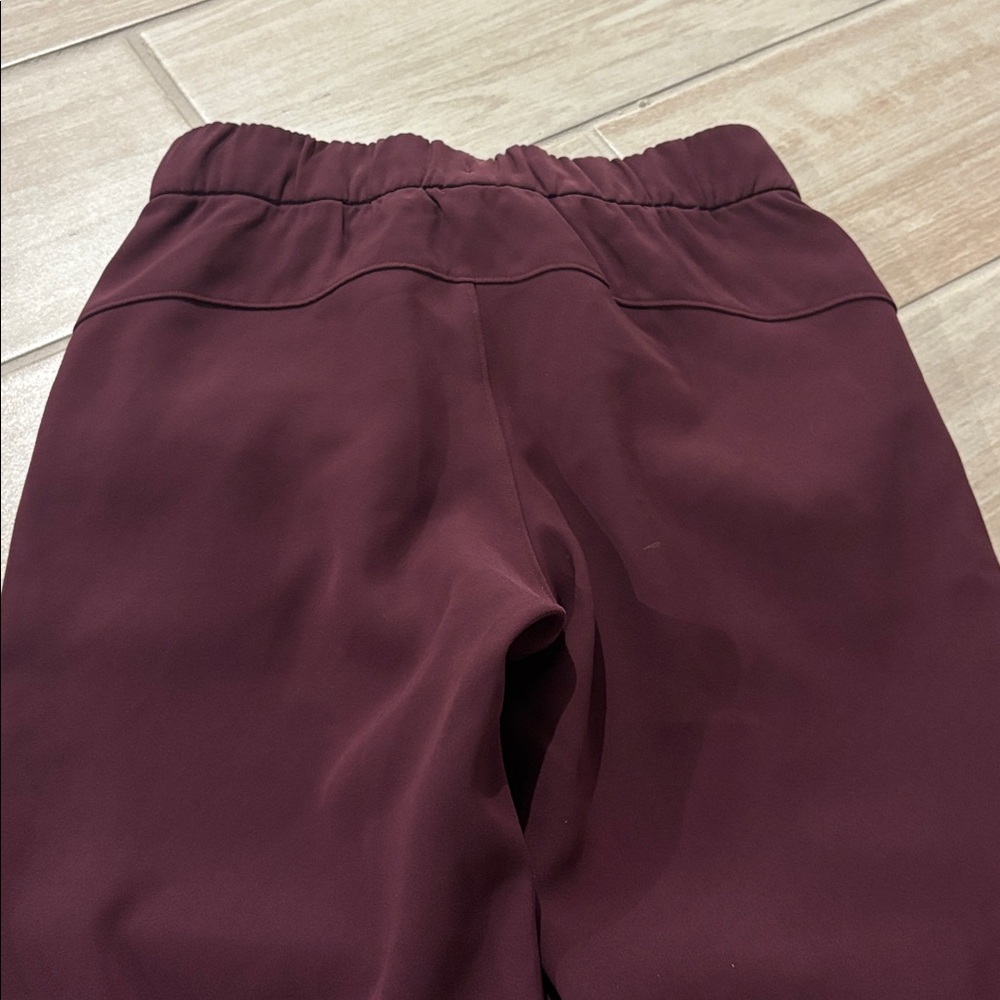 Lululemon On the Fly Jogger *Woven Cassis W5BZDS - Picture 7 of 7